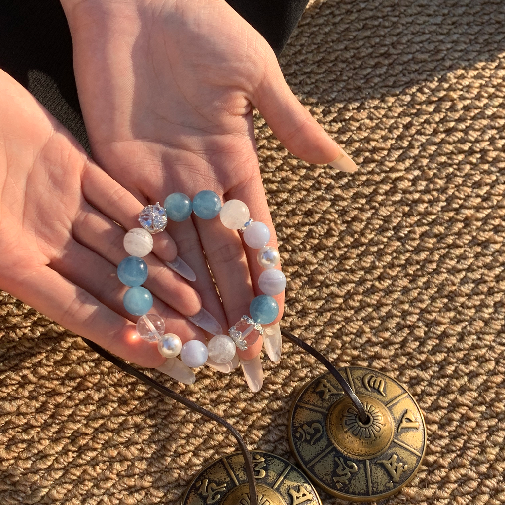 Aurlin Throat Chakra Energy Crystal Bracelet – Clear Communication · Self-Expression · Authentic Connection